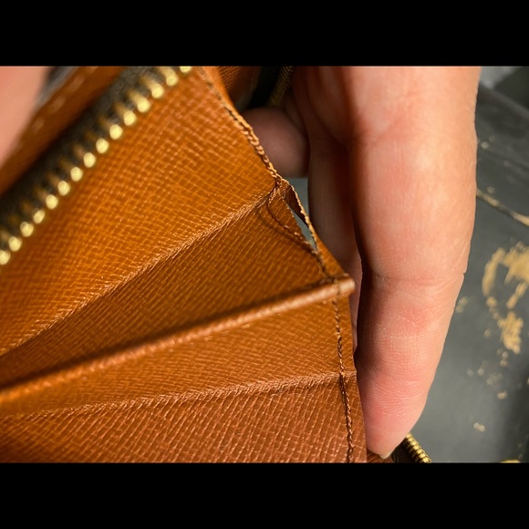 🛑SOLD🛑 Authentic Louis Vuitton Compact Wallet - Picture 10 of 12